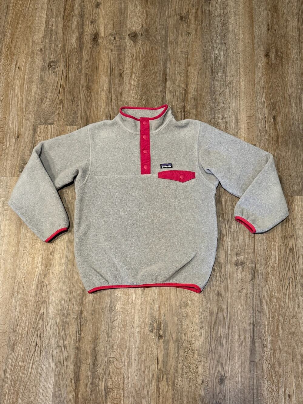 Patagonia Girls Lightweight Synchilla Snap-T Pullover Size Large (12)